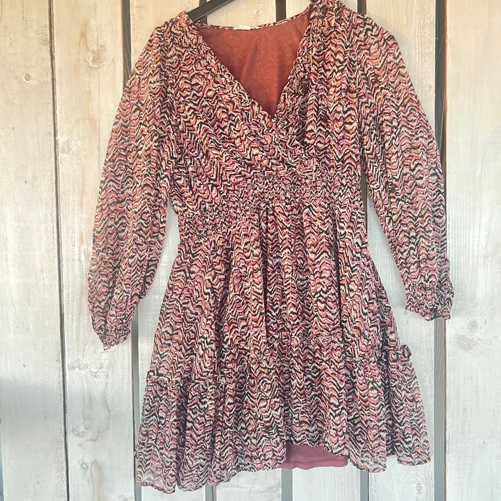 Maurices Mini Dress Womens Medium Pink Abstract Smocked Tiered Ruffle Good 0078
